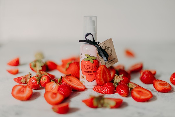 Miniversioon käe- ja kehakreemist Strawberry Smoothie